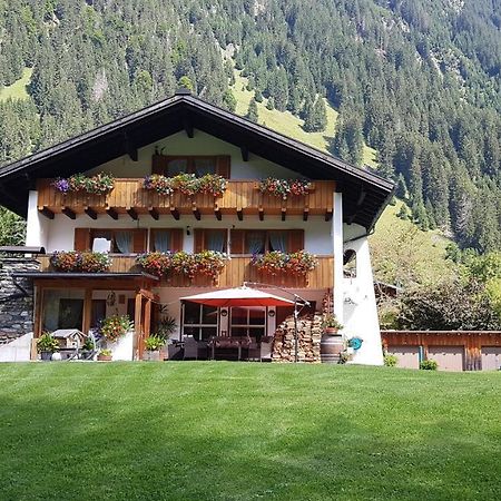 Haus Hubertus - Gaestehaus Sahler Partenen Bagian luar foto