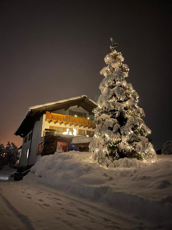 Haus Hubertus - Gaestehaus Sahler Partenen Bagian luar foto