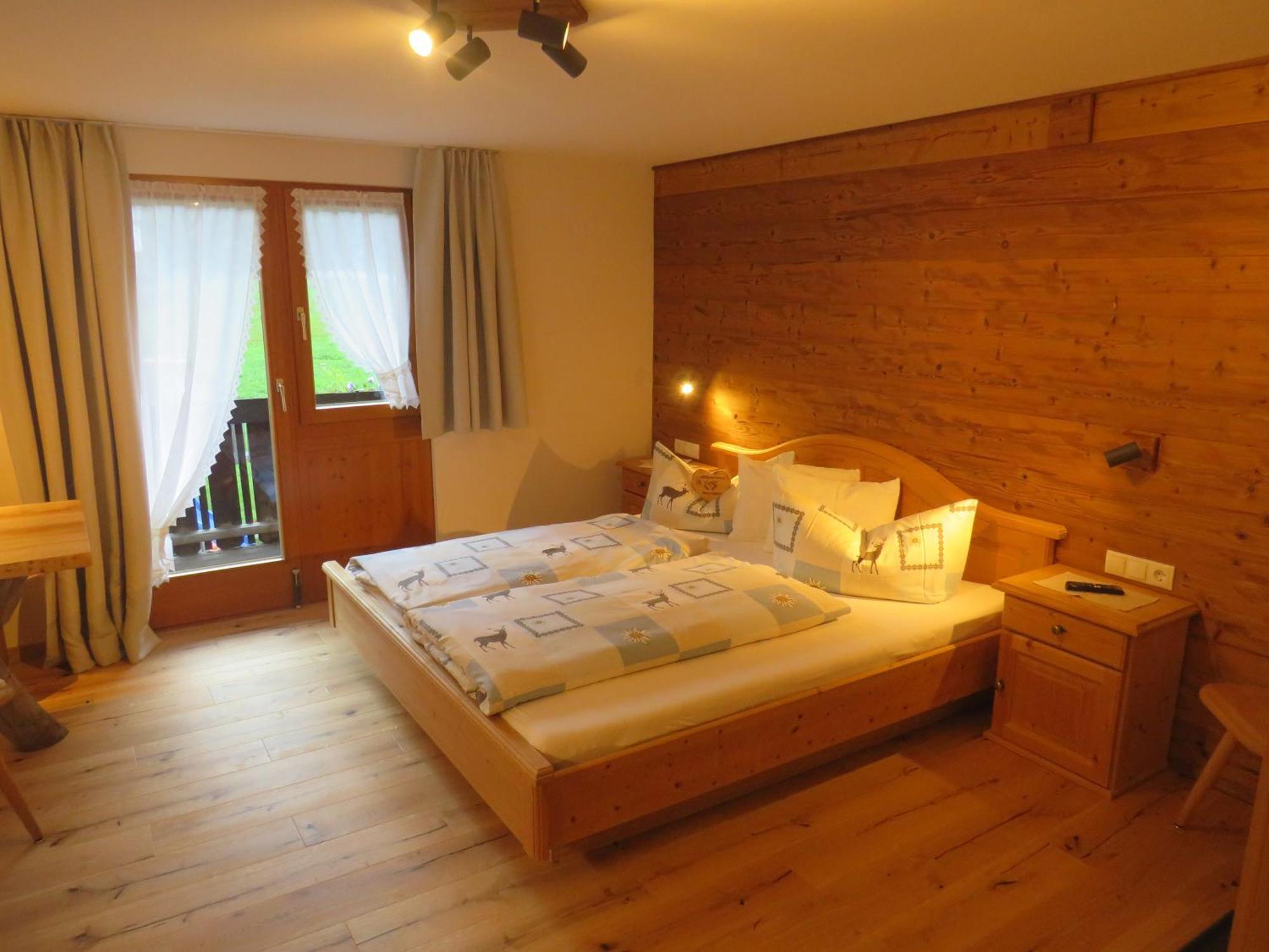Haus Hubertus - Gaestehaus Sahler Partenen Bagian luar foto